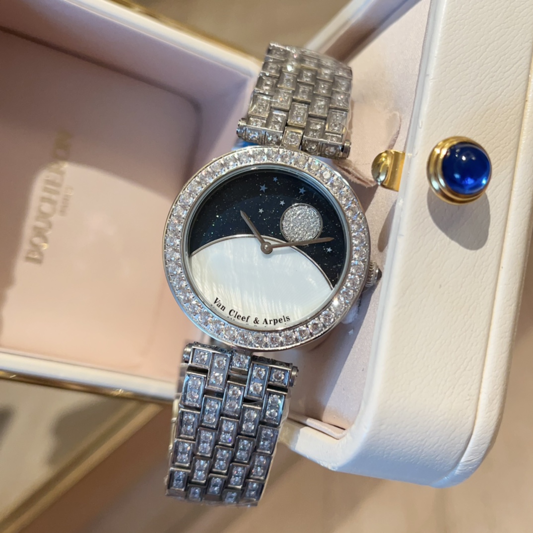 ?? strap full diamond side no diamond 800
Strap full diamond side full diamond 920
Full Sky Star strap official version ??Van Cleef & Arpels ? Van Cleef & Arpels ? collection: True Sun Moon Stars ???? function watch. Starry Moon Phases Sun and Moon altern