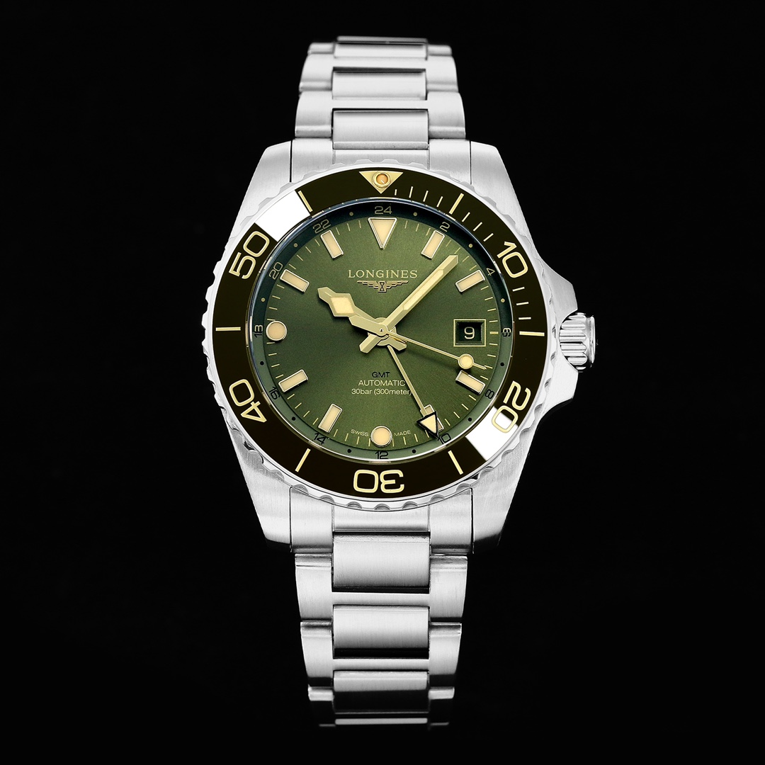 Produced 1100
New ETC release! A perfect replica of the original mold!
LONGINES ??LG3 New Conquest Diver GMT watch (41mm)
Dual time zone synchronization display with GMT function
Create a comfortable wearing experience, blend vintage design with innovativ