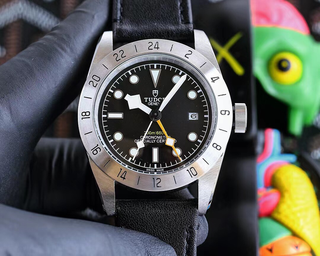 ?? TUDOR ?? Venucia collection ? with Pearl Pearl movement ?? Size: 42mm?? Coated glass ?? Stainless steel strap ? original clasp ?? A new interpretation of the vintage Tudor