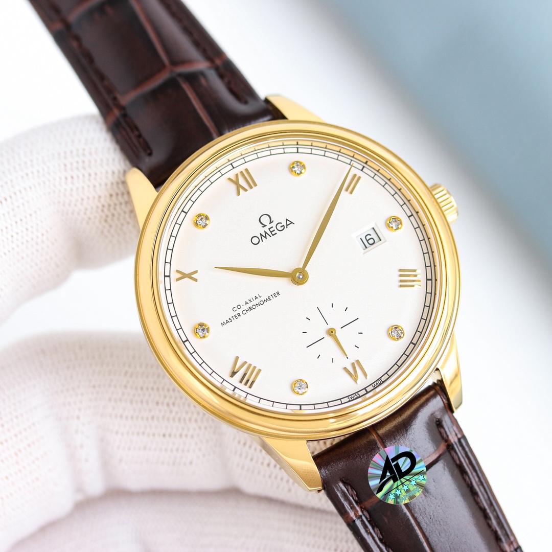 The third generation De Ville Elegance makes a grand debut ??
1? TW The latest Omega De Ville Elegance Small Seconds model has been newly upgraded with a 41mm diameter in sync with official website
Inside, the Omega 8802 Master Chronometer movement is vis