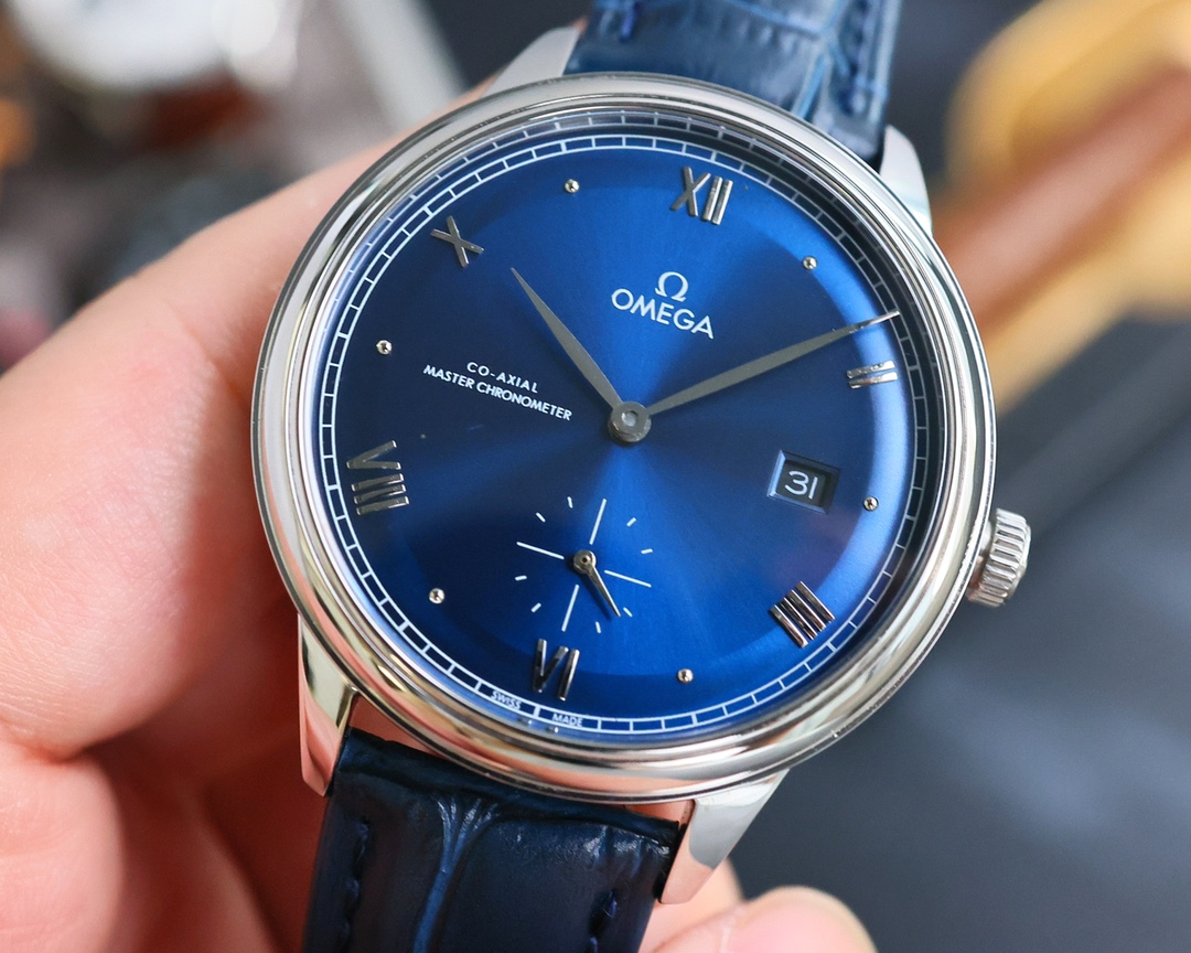 The third generation Butterfly Fly Elegance makes a grand debut ??
1? TW The latest Omega De Ville Elegance Small Seconds model has been newly upgraded with a 41mm diameter in sync with official website
Inside, the Omega 8802 Master Chronometer movement i