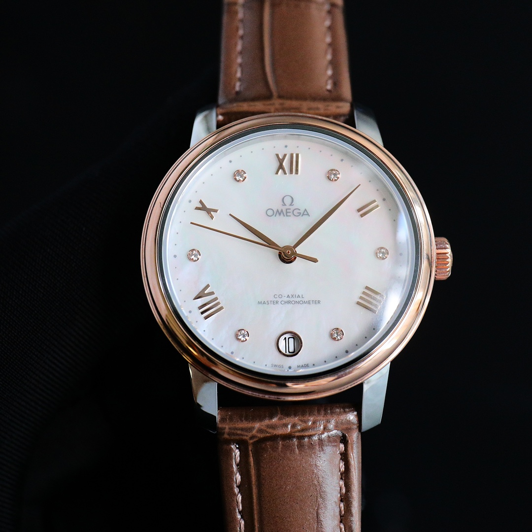 ?? The de Ville collection presents its third generation of elegance watches, which continue its classic elegance design with a rich palette of different lifestyles and unique personalities. The date window at 6 o 'clock on the dial, with a polka dot minu