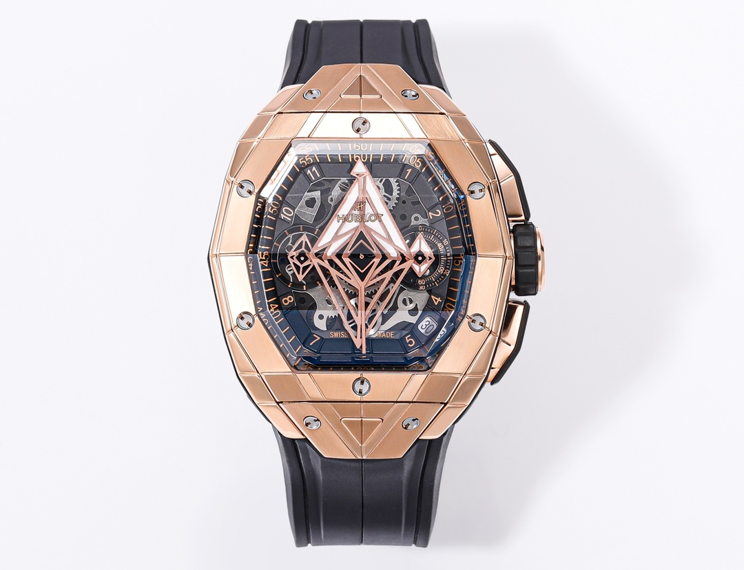 7750 Mechanical Chronograph ??
[HUBLOT] Big Bang SangBleu IIl tattoos three generations, each better than the last. With a diameter of 42mm, the watch features a barrel-shaped multi-faceted design, further enhancing the three-dimensional visual effect.

T