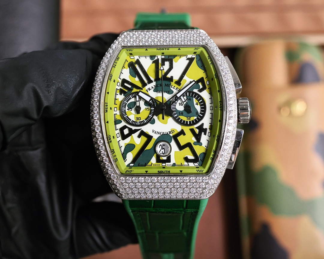 ?? Franck Muller Vanguard V45 Yacht collection showcases the fearless spirit of breakthrough, combining more tech-fashionable pixel elements to present the brand's unique design style, original 1:1 mold 45mm*14mm case perfectly symmetrical pixels with the