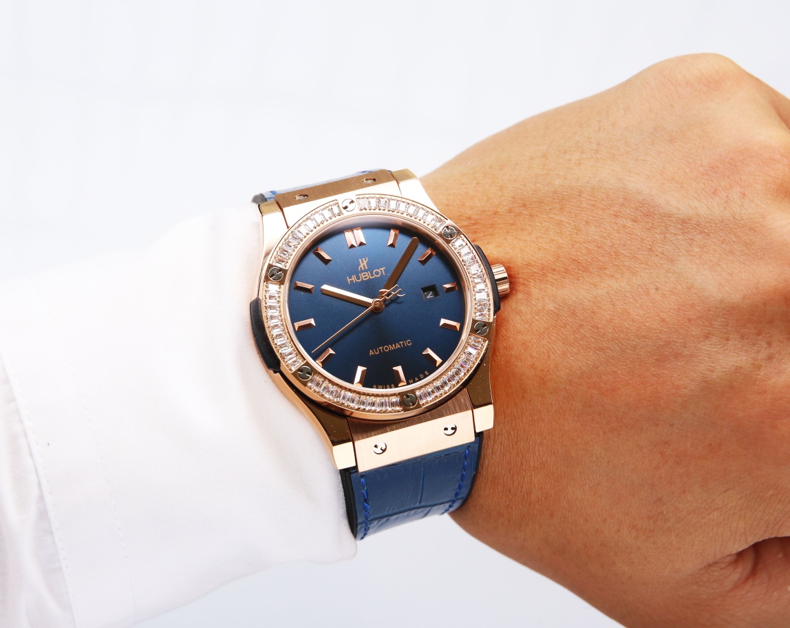 Square diamond: White 650. Gold ?20.
Exclusive release ?????? Exclusive quality ??????
Tough guy exclusive ???? sport watch ??
Avant-garde fashion ???? noble air ??????
Hd real footage ???? Quality assurance ????
[Latest] : Hengbao ?? latest design ?? Sim