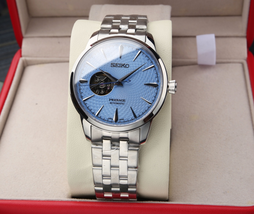 Steel band P: White 600. Gold ?20.
Seiko -seike. Collection: PRESAGE, one-to-one reproduction, Cocktail collection, 316 stainless steel case strap, double sapphire glass, original movement NH38, 300m water resistance ???? with folding clasp. Dimensions: 4