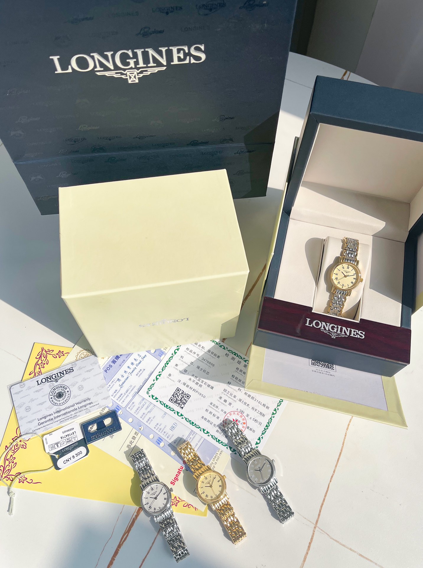 ?? Steel strip white 280 Gold 300
# Vintage Longines small gold watch
vintage Western longines simple little gold bean, simply CHIC ??! Small size 26mm understated yet not lacking in detail beauty, dial scale is too slender and DELICATE! Retro and unique,