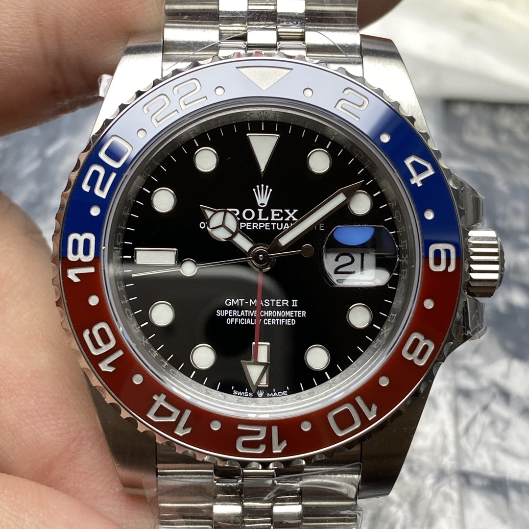 Greenwich Coke bezel, 40mm size, 3285 integrated movement.