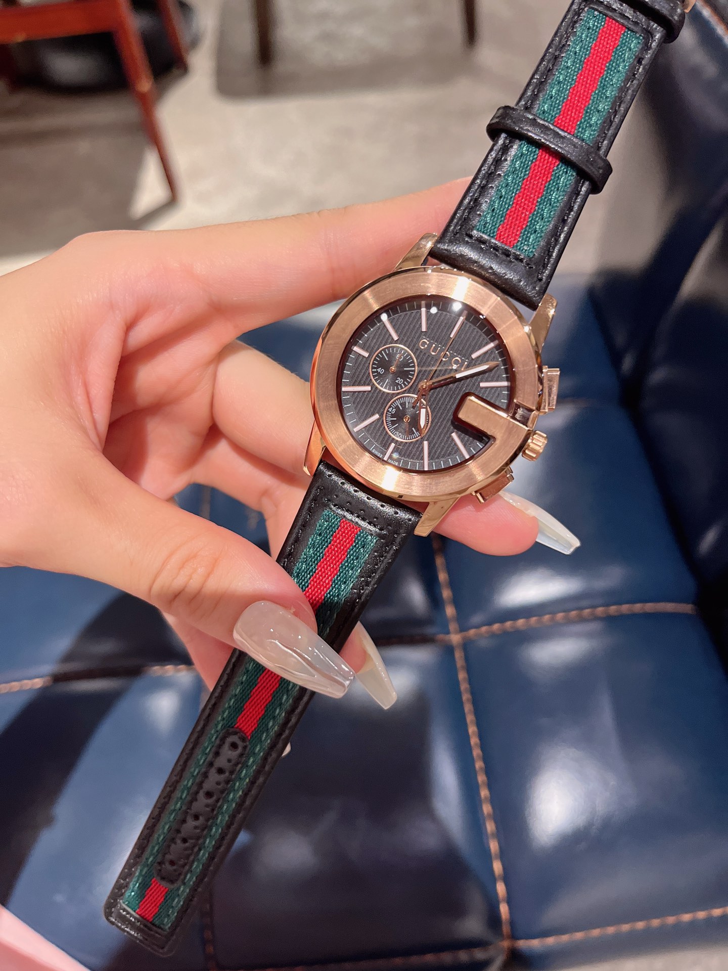 Gucci was founded in Florence and is one of the world 's luxury brands. The 316L stainless steel, the perfect blend of classic G-frame case craftsmanship and fashion, the super mineral crystal glass mirror, its unique creativity and innovation, as well as