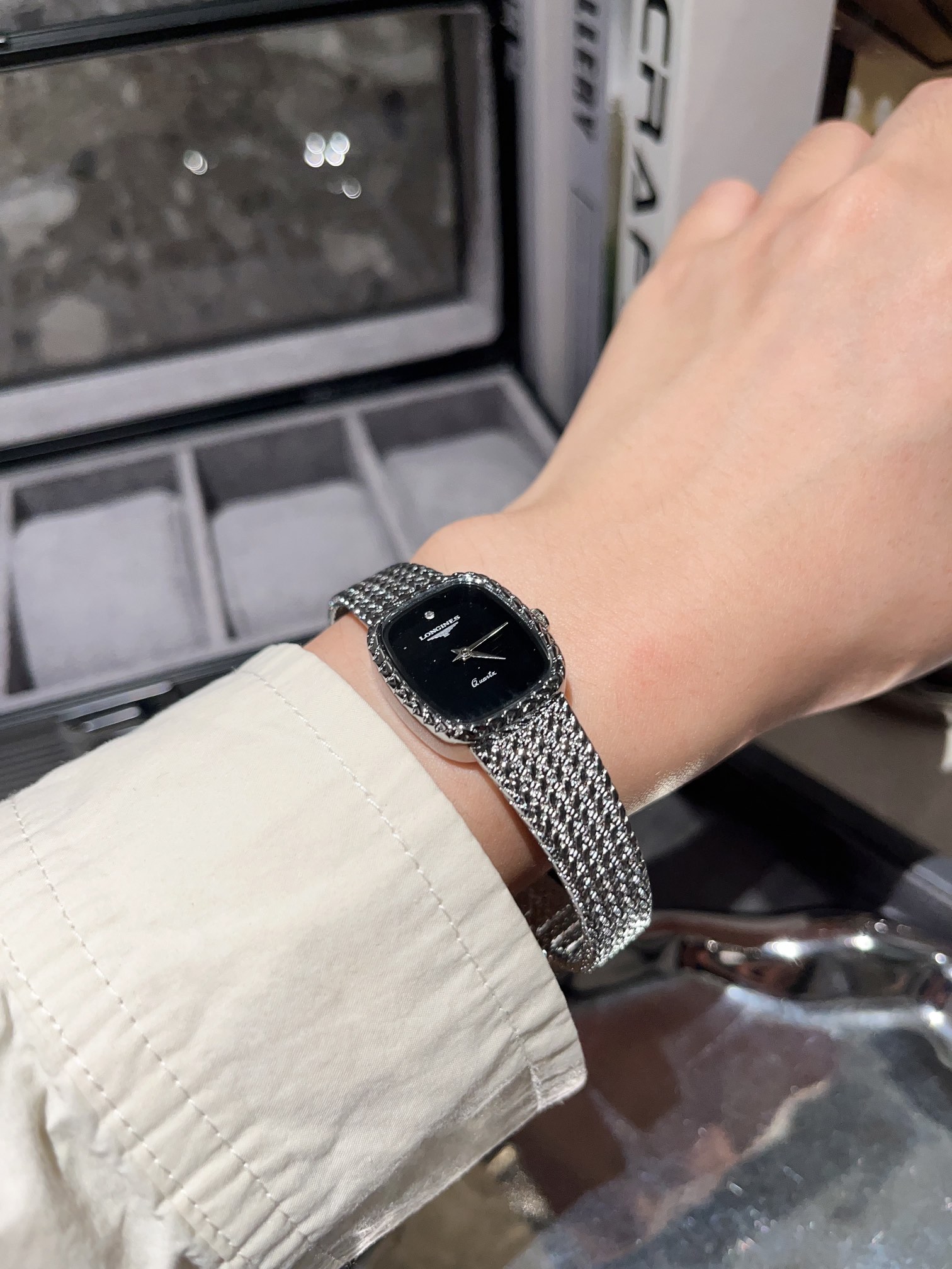 ?? Aperture 260
The most popular Longines girls, get your hands on ??
Longines de Trovina Fine Semi-Ladies watch 316 stainless steel strap 2124mm in diameter