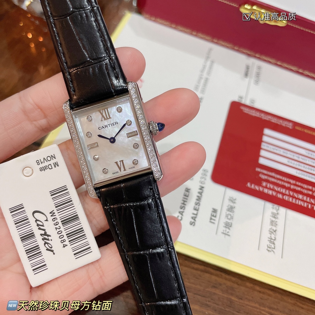360?? Real photos ??New Cartier Tank Solo square watch New design beats traditional beauty to a new height Super beautiful ?? Friends who like square watches ?? can choose this Cartier tank with an extremely high cost performance Swiss quartz movement ? V