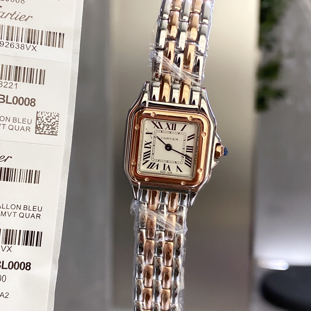 ?? Aperture 300 Diamond ring 330 gold ?20 sapphire mirror
?? One size per watch! Sapphire crystal Cartier Panthere de Cartier watch, magnificent and unrestrained, is the aesthetic style that Panthere de Cartier conveys. It is sleek and alluring, soft and 