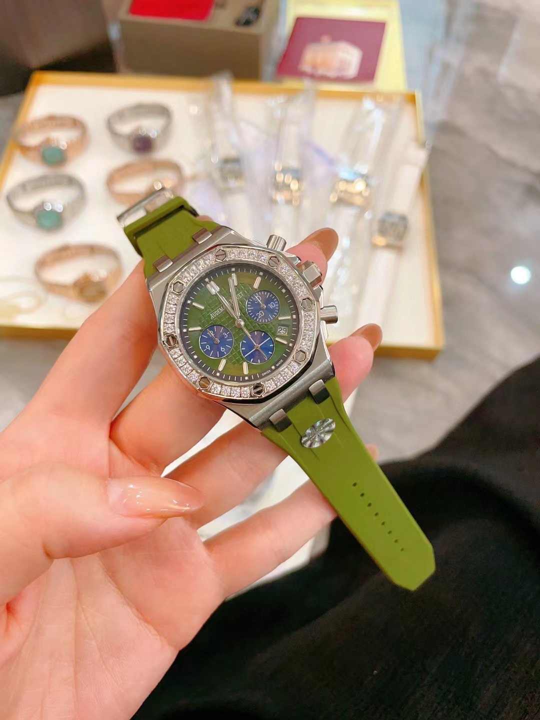 ??360 Internet celebrity bestsale AP Audemars Piguet Royal Oak collection beauty is almost every one! Stainless steel case with diamond octagonal diamond bezel design imported Japanese multi-power quartz movement stabilization with chronograph function sa