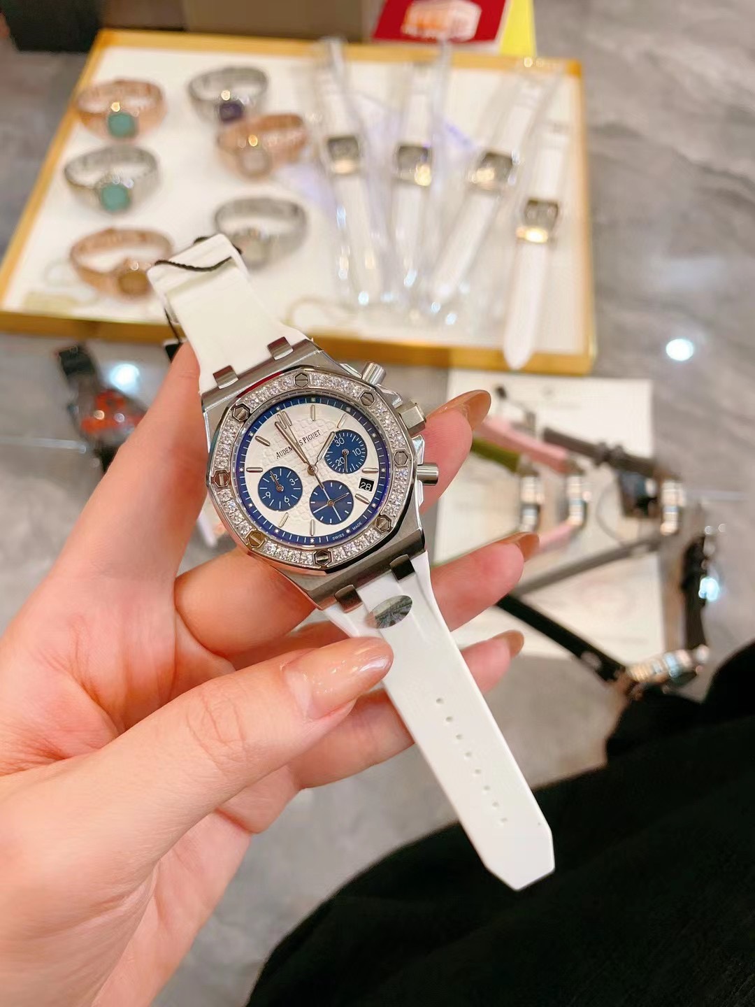 ??360 Internet celebrity bestsale AP Audemars Piguet Royal Oak collection beauty is almost every one! Stainless steel case with diamond octagonal diamond bezel design imported Japanese multi-power quartz movement stabilization with chronograph function sa