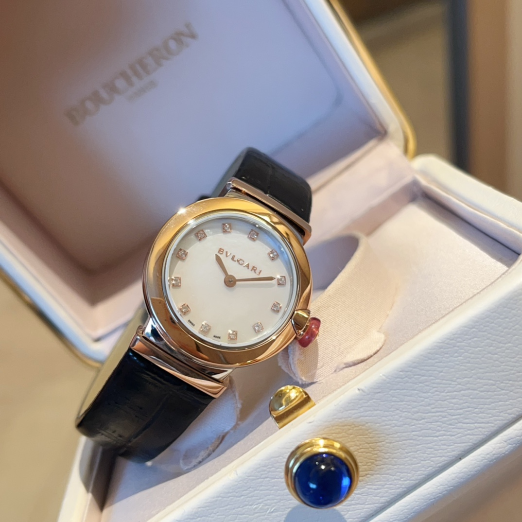 ?? Aperture White 320 Golden 340
White shell with diamond 350 Gold diamond 370
The DIVAS 'Dream ladies' quartz watch from the famous Italian luxury jewelry brand Bulgari. Convex sapphire crystal, scratch-free, imported Swiss quartz movement, stainless ste