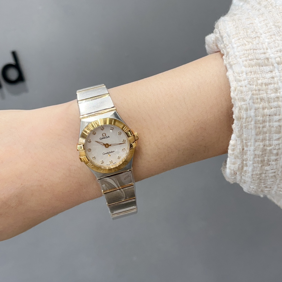 ?? aperture white case 320, gold 350, diamond ?30
Omega ?? Double Eagle Constellation Classic women's watch Rose gold mother-of-pearl dial 27MM Swiss quartz movement Sapphire crystal scratch-resistant original butterfly double snap