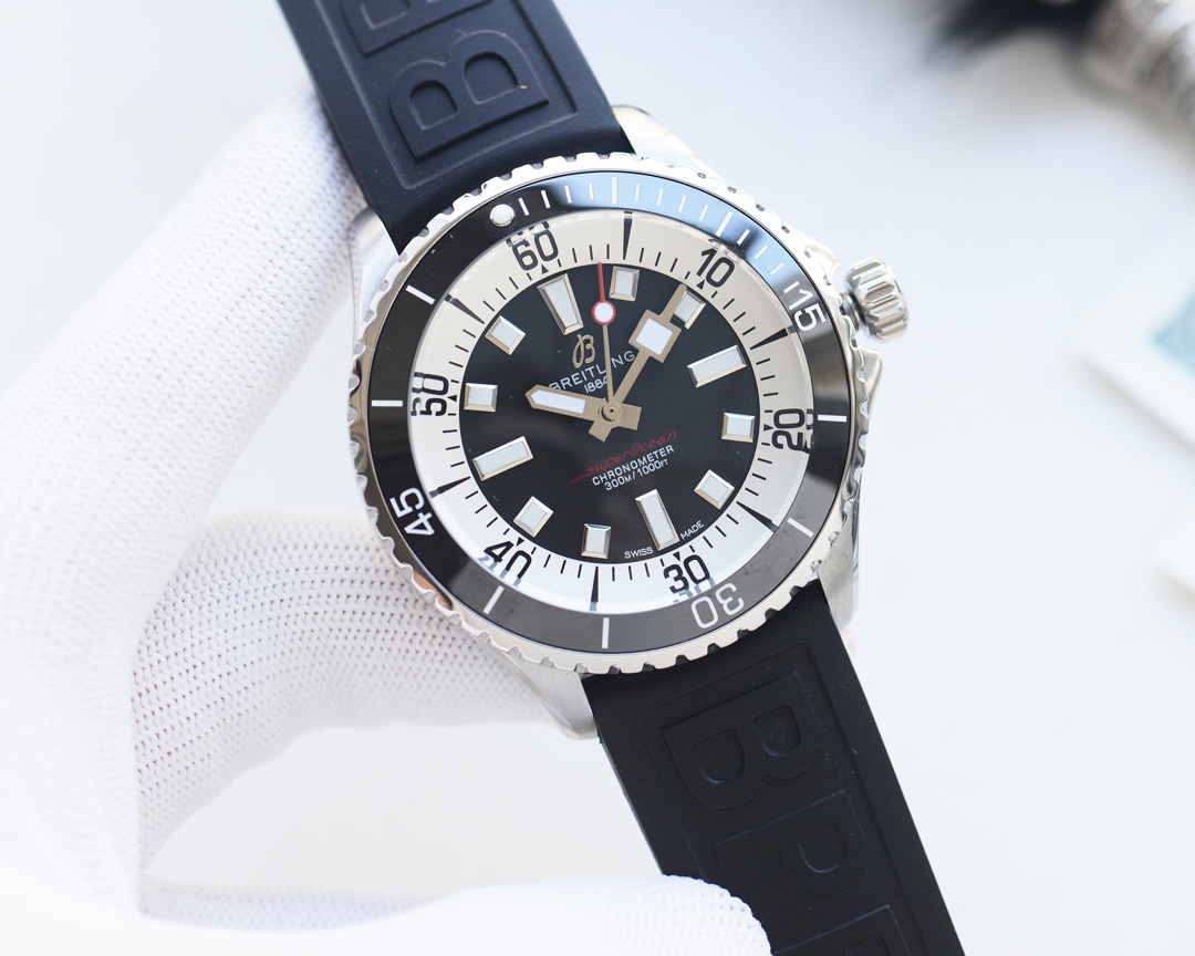 Domestic 500, Citizen 640
The ultimate beauty and dominance of Breitling's Super Ocean series!! The high-gloss ceramic bezel, electroplated marking, strict adherence to the original factory craftsmanship, the highly three-dimensional logo and the ultimate