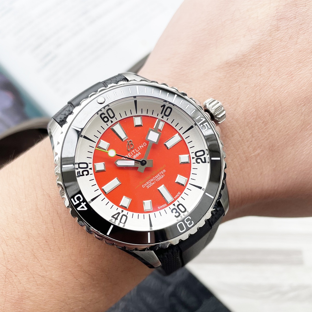 Domestic 550 Citizen 680 original snap!! The ultimate beauty and dominance of the Breitling Super Ocean series!! High-gloss ceramic bezels, electroplated engravings, original snap fasteners, strict adherence to factory craftsmanship, the highly three-dime