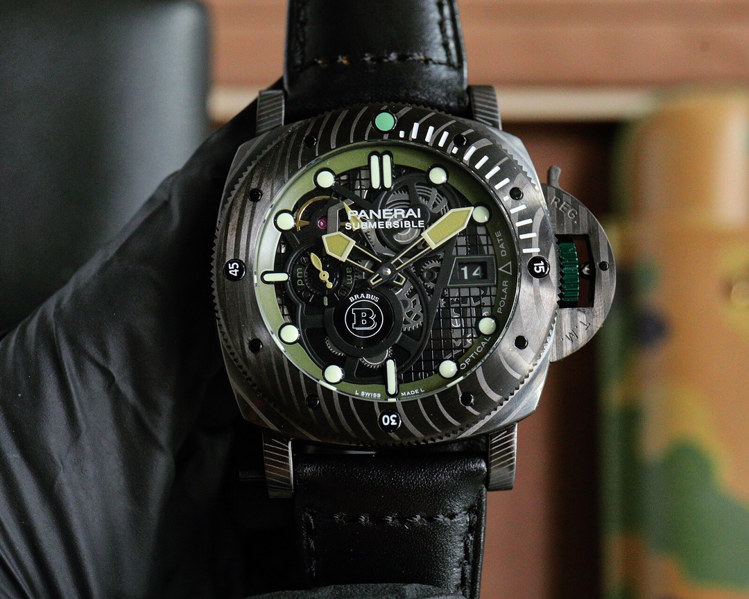 Black case 1000
V7 Panerai New SUBMERSIBLE BGM-Tech ? - 47mm Submersible series skeletonized watch ?? with original imported 2555 automatic mechanical movement ?? made of Panerai's new BGM-Tech ? material, which is extremely strong and scratch-resistant. 