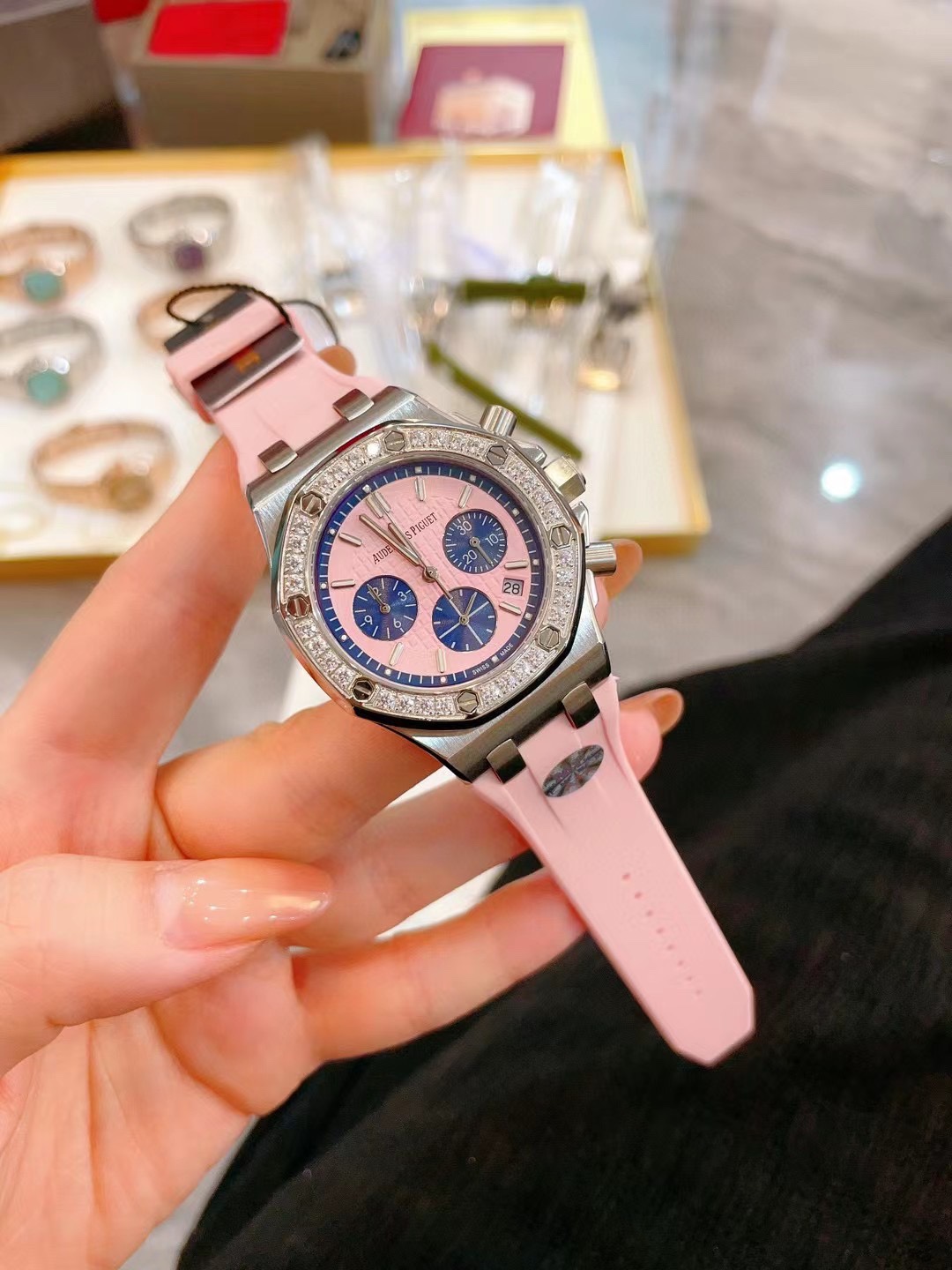 ??360 Internet celebrity bestsale AP Audemars Piguet Royal Oak collection beauty is almost every one! Stainless steel case with diamond octagonal diamond bezel design imported Japanese multi-power quartz movement stabilization with chronograph function sa