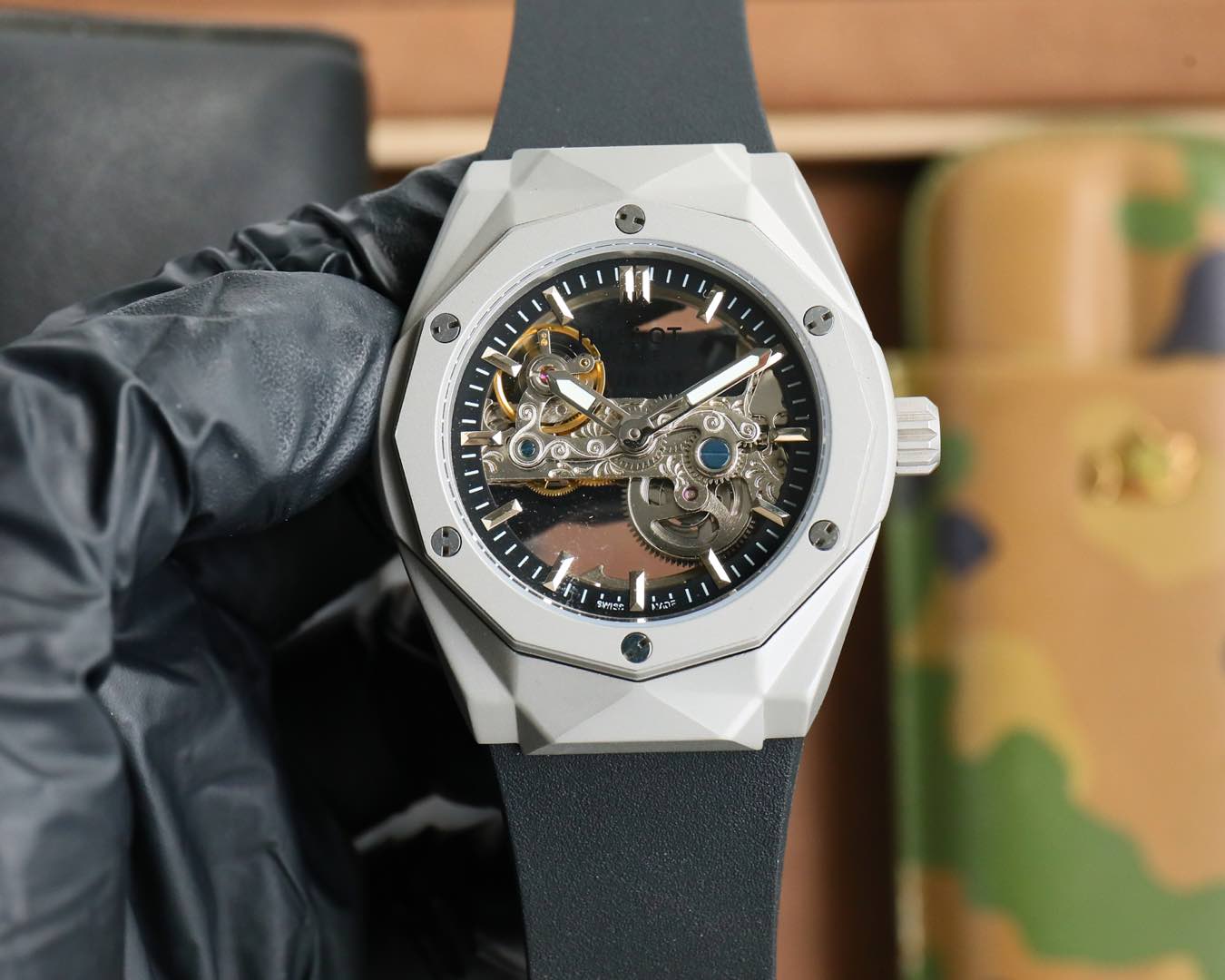 ?? HUBLOT glass 45mm*13mm top-grain cowhide strap with original clasp automatic mechanical movement with a strong metallic coolness that always gives you a visual impact