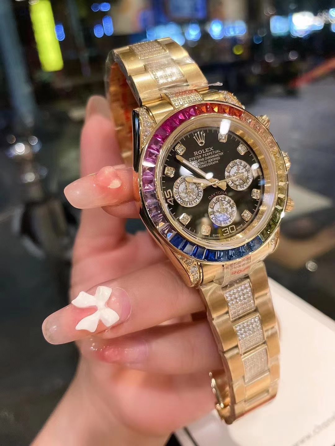 ?? Gold 450 New Rolex Daytona Rainbow. Model: 116599RBOW-116598RBOW-116595RBOW. Rainbow Daytona watches are hard to come by! The setting has been optimized with 36 gemstones that are the most harmonious in their original color gradation transitions, with 