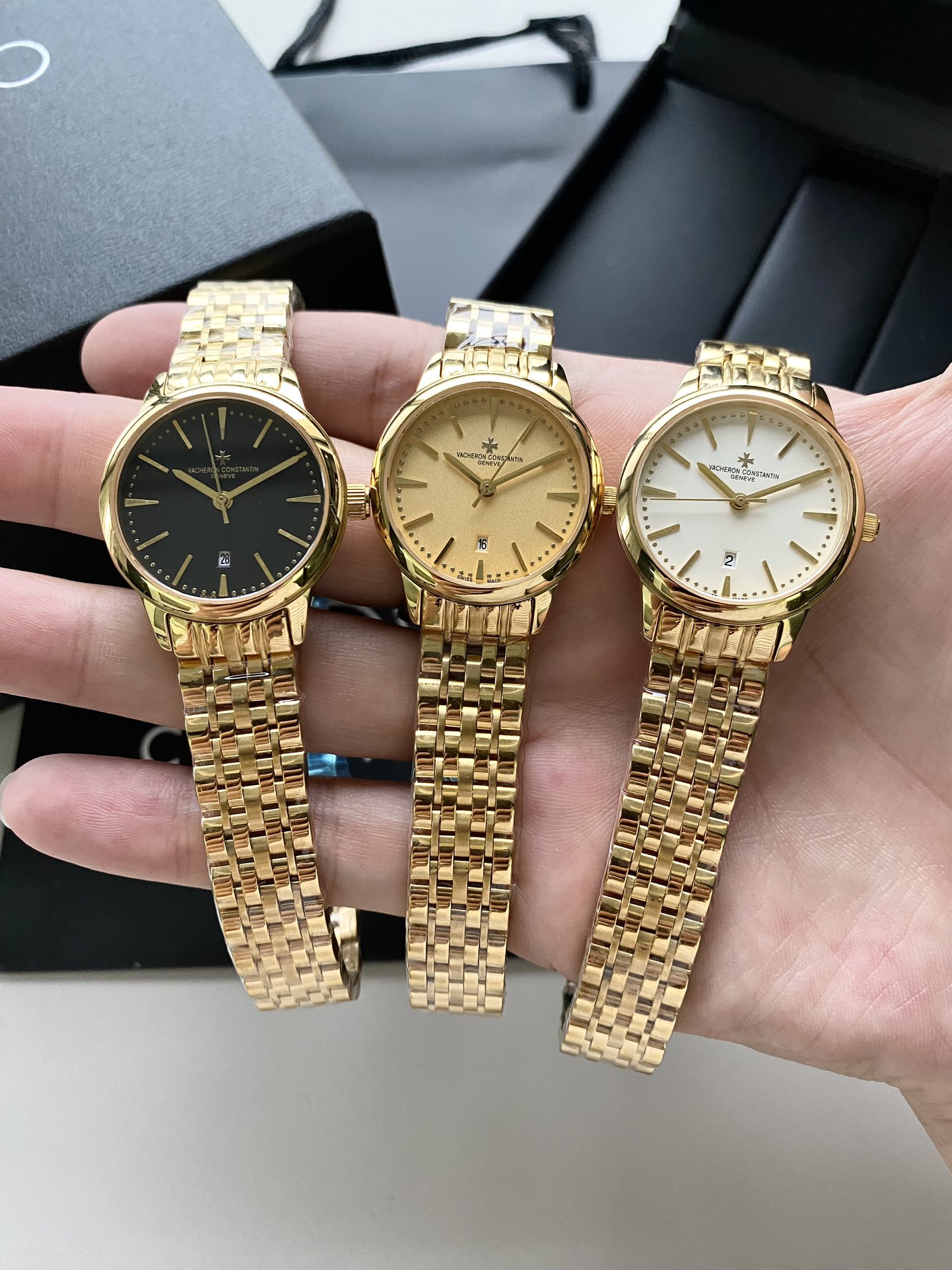 Vacheron Constantin J074 couple watch ?? made of 316 stainless steel ?? with sapphire crystal ?? imported quartz movement! Dimensions: 40mm for men, 28mm for women