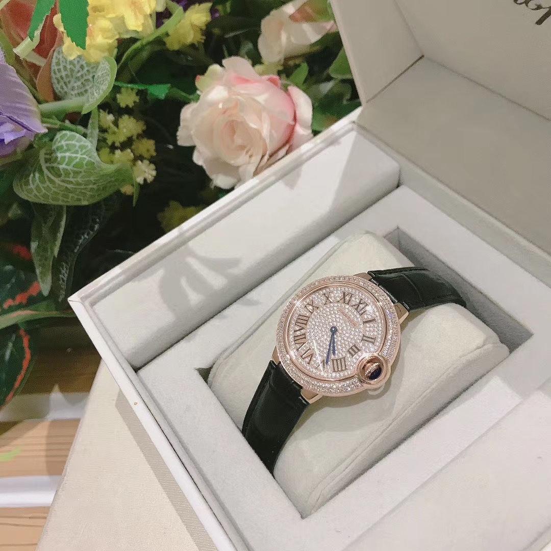 360.380?? Real photos ?? Cartier Ballon Bleu Starry Sky Roman surface in stock! 360.380 ? Real photos ?? Cartier Blue Globe Starry Sky Roman Dial in STOCK! Classic COLLECTION Counter synchronized ? Double row diamonds Corner small diamonds ?? Each full fu