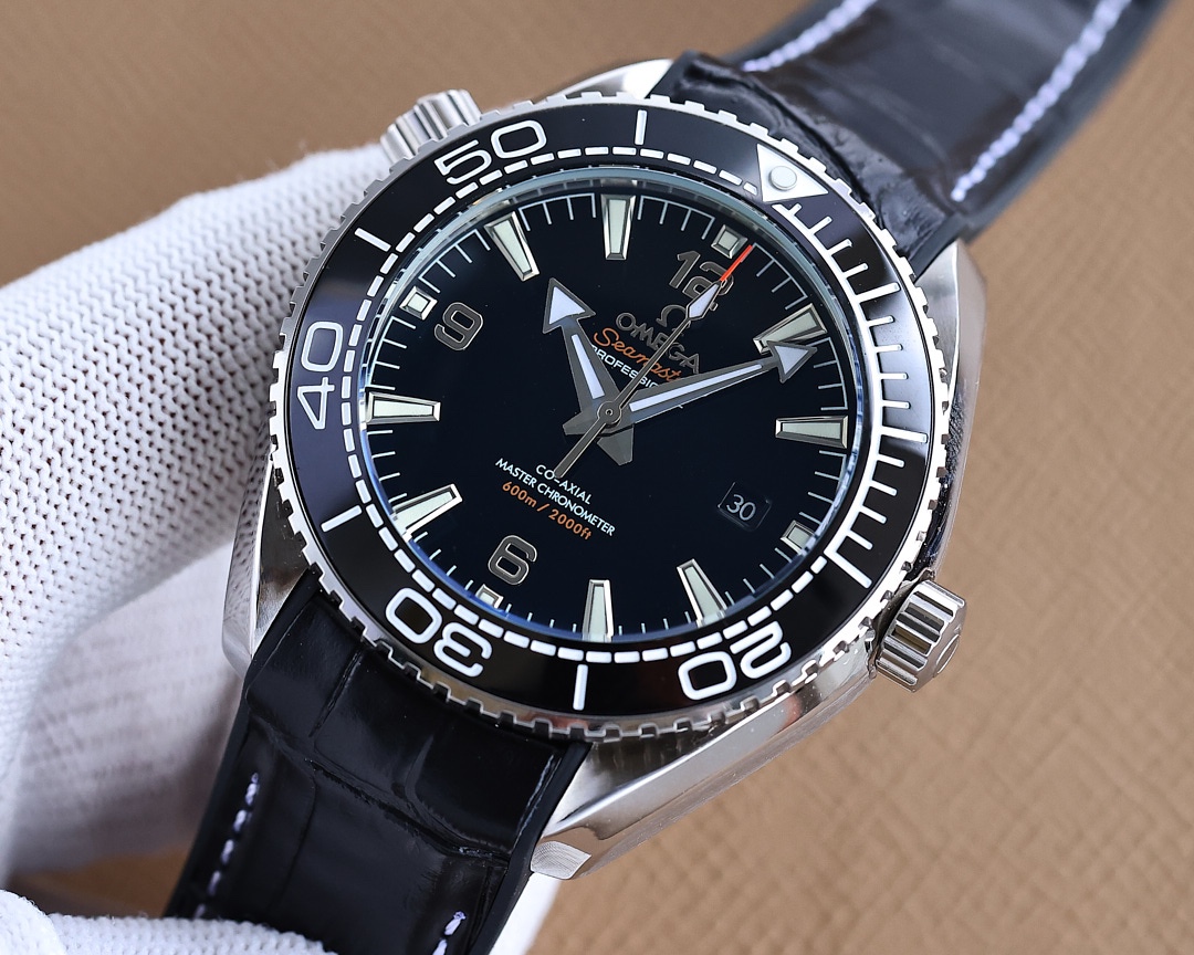 Rubber and steel are the same: 600. [Official steel band fine-tuning clasp]
Omega strongly recommends the Ocean Universe 600m diving watch for exclusive quality across the web
[Movement] Equipped with coaxial 8900 plate, correction movement 8900 restorati