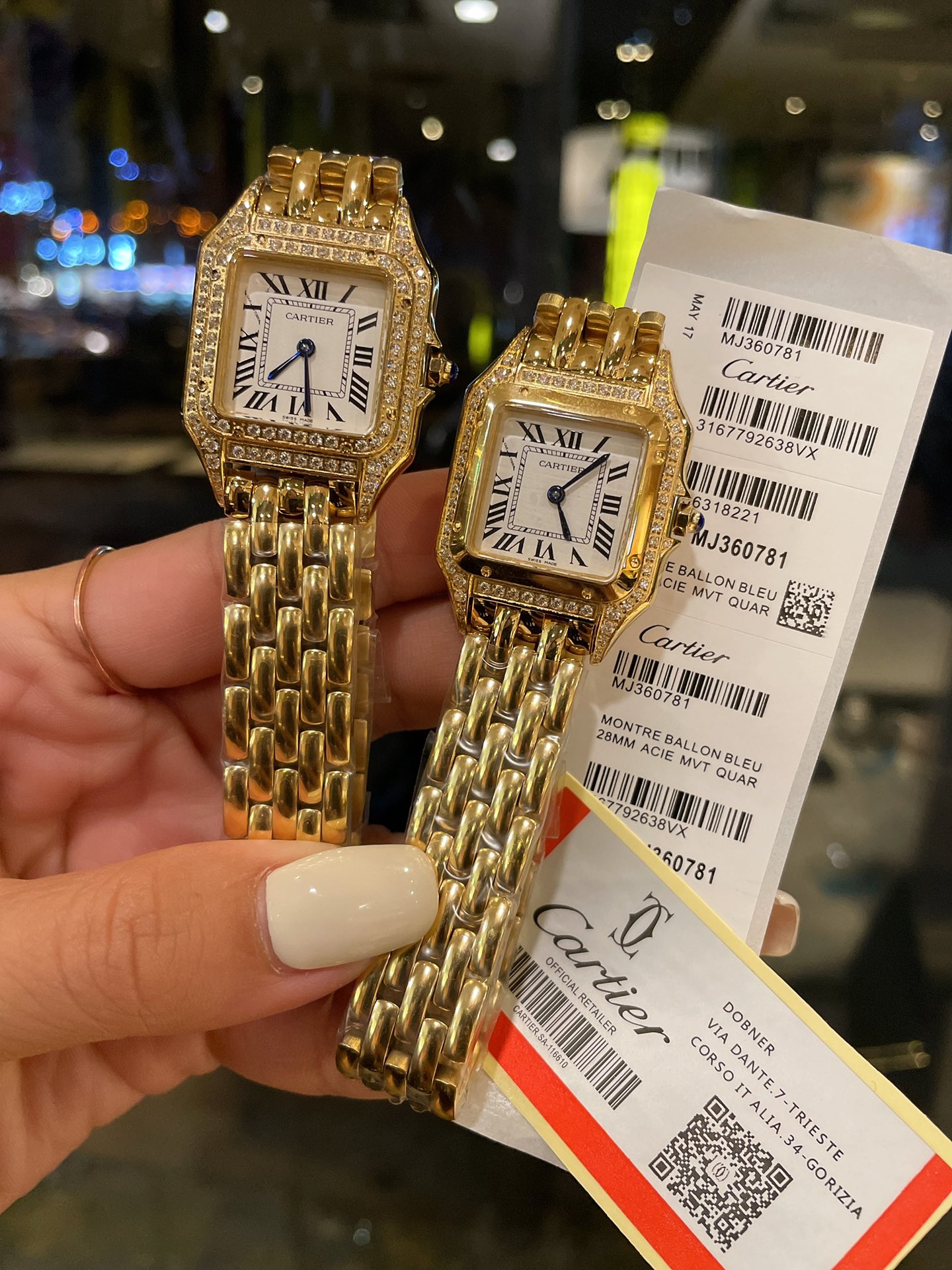 ?? Gold 340 Double Row Diamond +50
Cartier -Cartier Panthere de Cartier The Cartier Panthere collection interprets confidence and elegance with its exquisite and dynamic design and modern style. Its lines are smooth and alluring, fitting the wrist as if d
