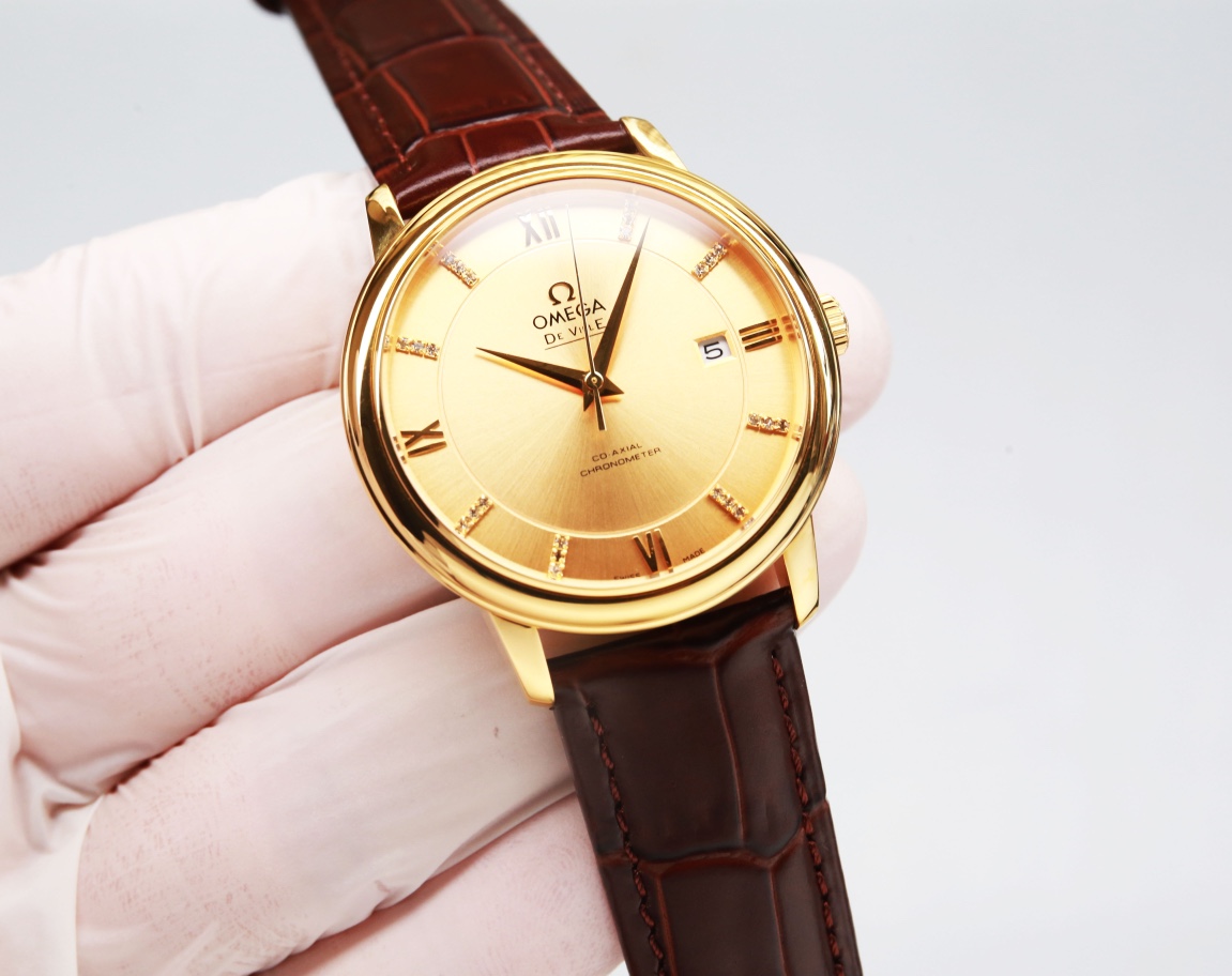 Gold: 520. Steel ?30. (Original stretchable buckle)