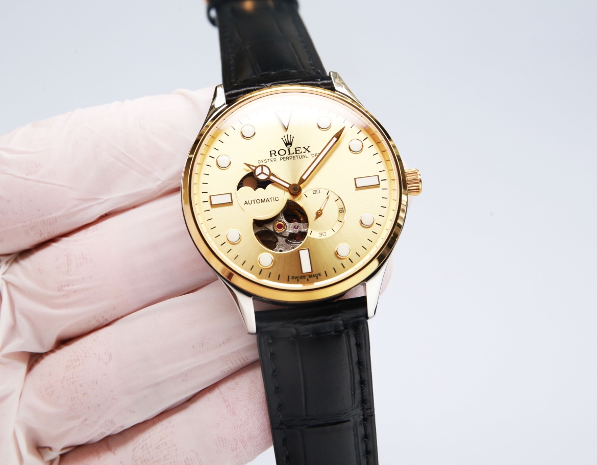 Gold leather: 700. Steel band ?20. (Water resistance 5 degrees, swimming ??)