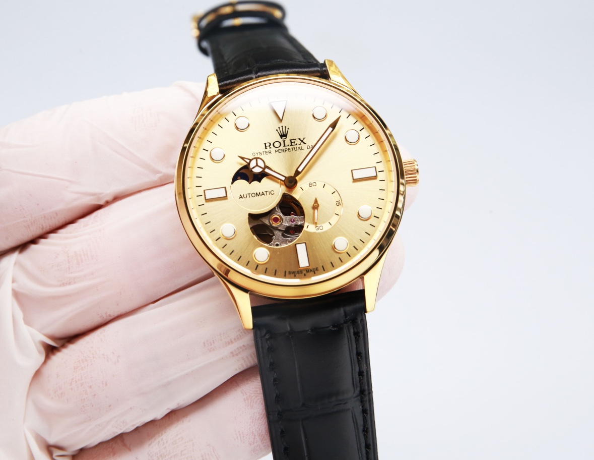 Gold leather: 700. Steel belt ?20. (5 ?? waterproof, swimmable ??)
Rolex, Sun Moon Star series, with original imported 82S7 movement (0 repair 0 after-sales service), 9-digit personalized 24 hours/true moon phase display, skeletonized design, visible move