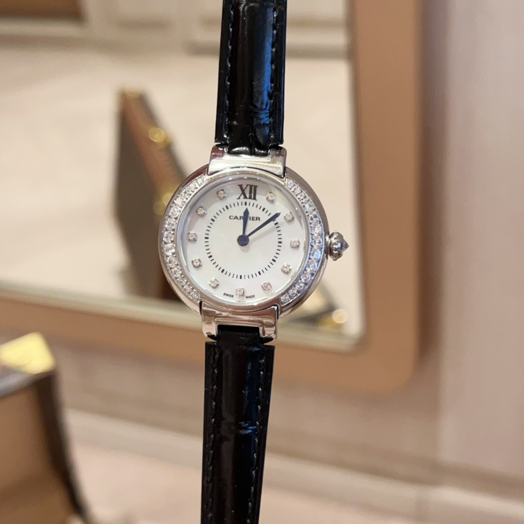 ?? Gold and silver 480
Cartier -Cartier Moon dial Cartier Saudi limited Edition, I believe the old players who understand the watch are all clear, his prototype came before the birth of the blue balloon in the alleyway dial diameter - 30mm front ~ Buddhis