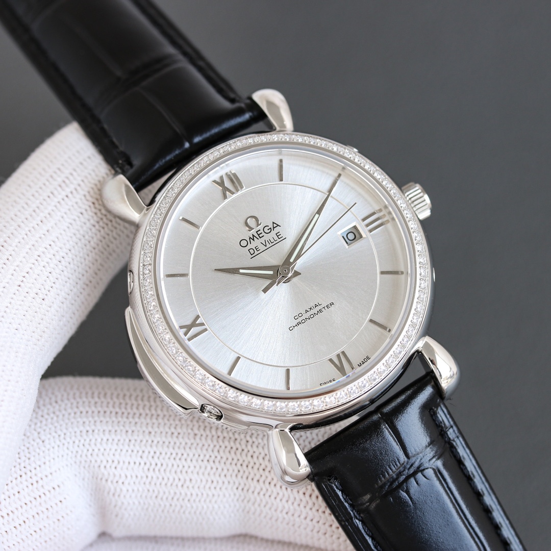 Gold and silver with white P650 diamonds plus 50 ?????? Omega and Vacheron Constantin have joined forces for a cross-century collaboration to launch a super limited edition watch for the Middle East!
1 ? "Upholding tradition, innovating excellence" seven 