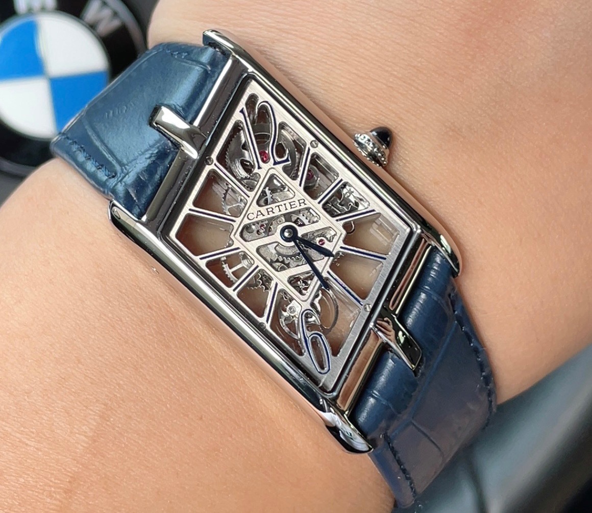 ?? Cartier Tank quadrilateral Skeletonized collection
TW exclusive release to create the strongest 1:1 replica
The parameters are in sync with the original
Diameter: 47.15 x 26.2mm Movement: Swiss Ronda 4S20 modified mechanical movement
Case thickness: 7.