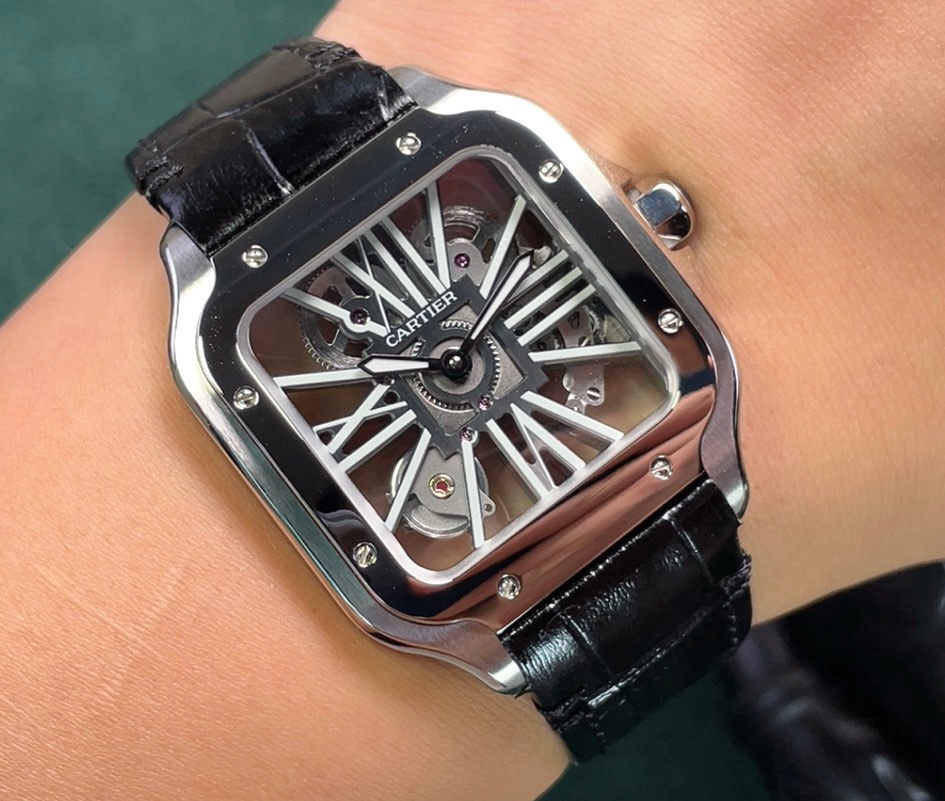 ?? Cartier Santos Skeletonized collection
First release TW creates the strongest 1:1 replica
The parameters are in sync with the original
Diameter: 39.8mm Movement: Swiss Ronda 4S20 modified mechanical movement
Case thickness: 9.08 mm
Dial color: Skeleton