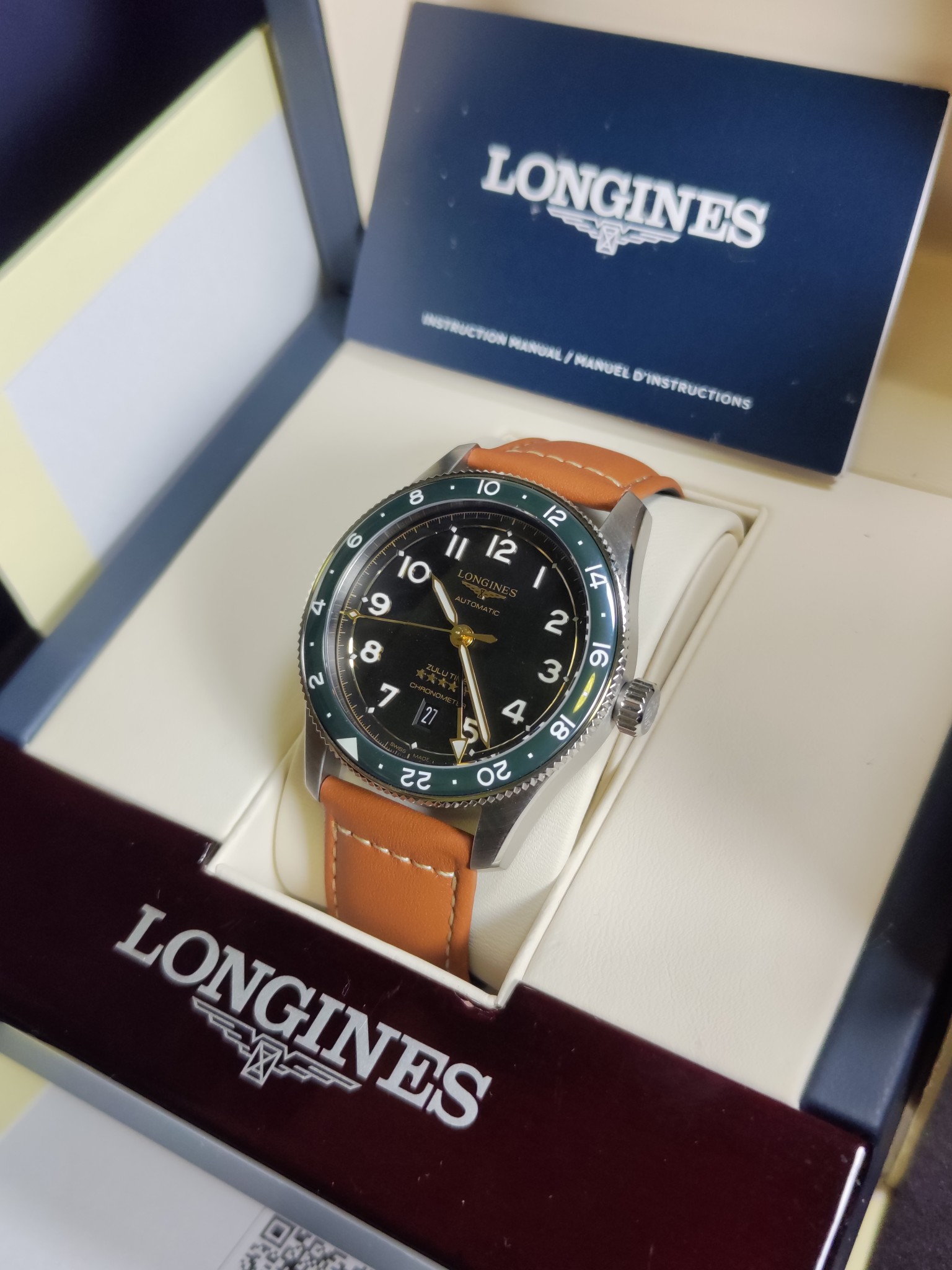 Longines Pioneer Zulu Time 42mm watch
Case: Stainless steel/stainless steel +18K plating
Diameter: 42mm
Thickness :13.9 mm
Water resistance :30 m
Movement: Seiko NH34 mechanical movement
Strap: Steel chain/cowhide strap
Second time zone, calendar window, 