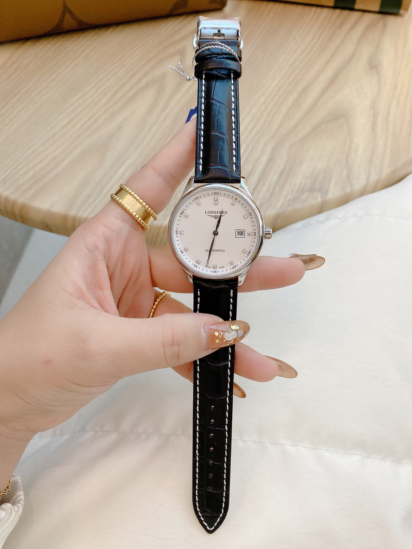 ?? Longines, [Master Collection] Mechanical automatic ?? movement sapphire crystal... ? ? ? Diameter: 38mm????? Back transparent movement pure leather strap ? Original clasp ? case ?? Wholesale: 360 QUALITY very GOOD ? ?