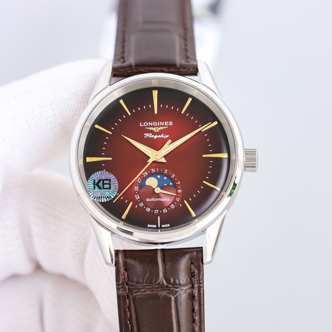 The Longines Military Flag Classic Reissue Sun Moon Star Watch is now available!

1 The dial: With a curved design, it is paired with sunray, luminous coating on the hour and minute hands, clearly showing the time day and night, and three-dimensional hour