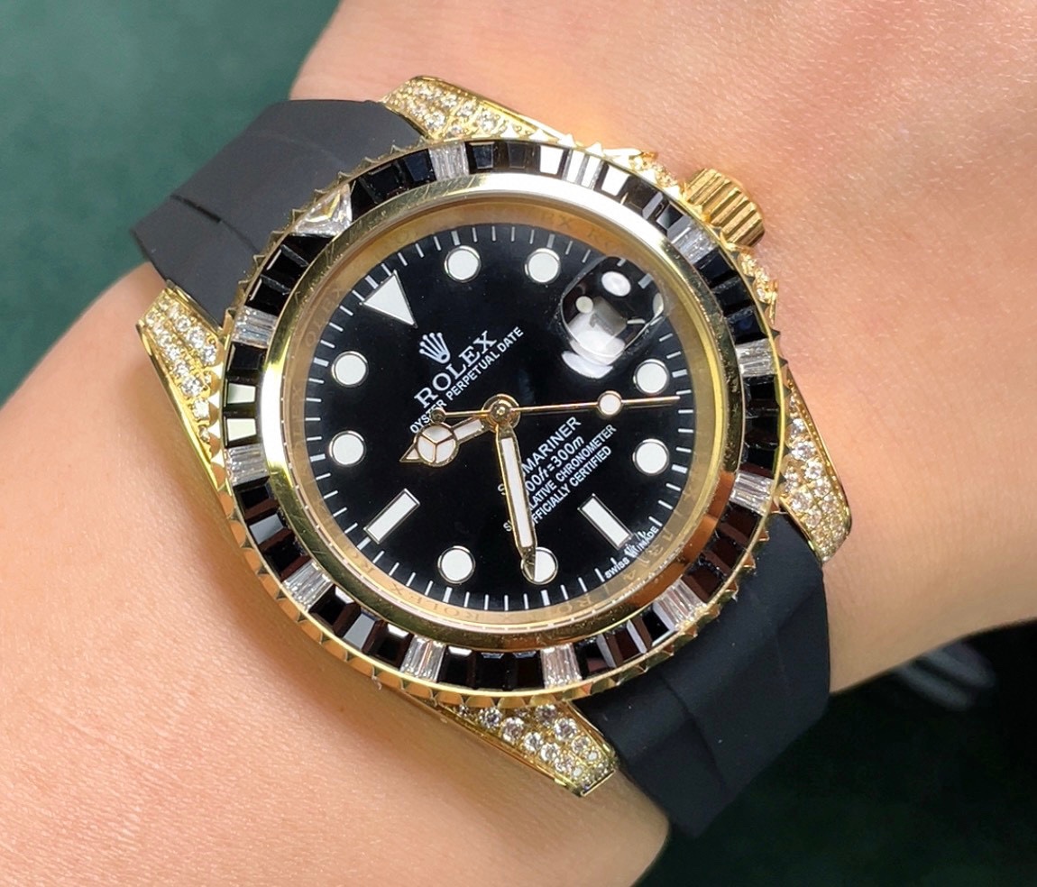 ?? ROLEX Submariner series ?? with imported mechanics ?40mm? highly reinforced and durable glass ? three-pearl steel strap ? safety clasp ?? The Submariner, always known for its individuality and classicness ??, makes a dazzling appearance like the superh