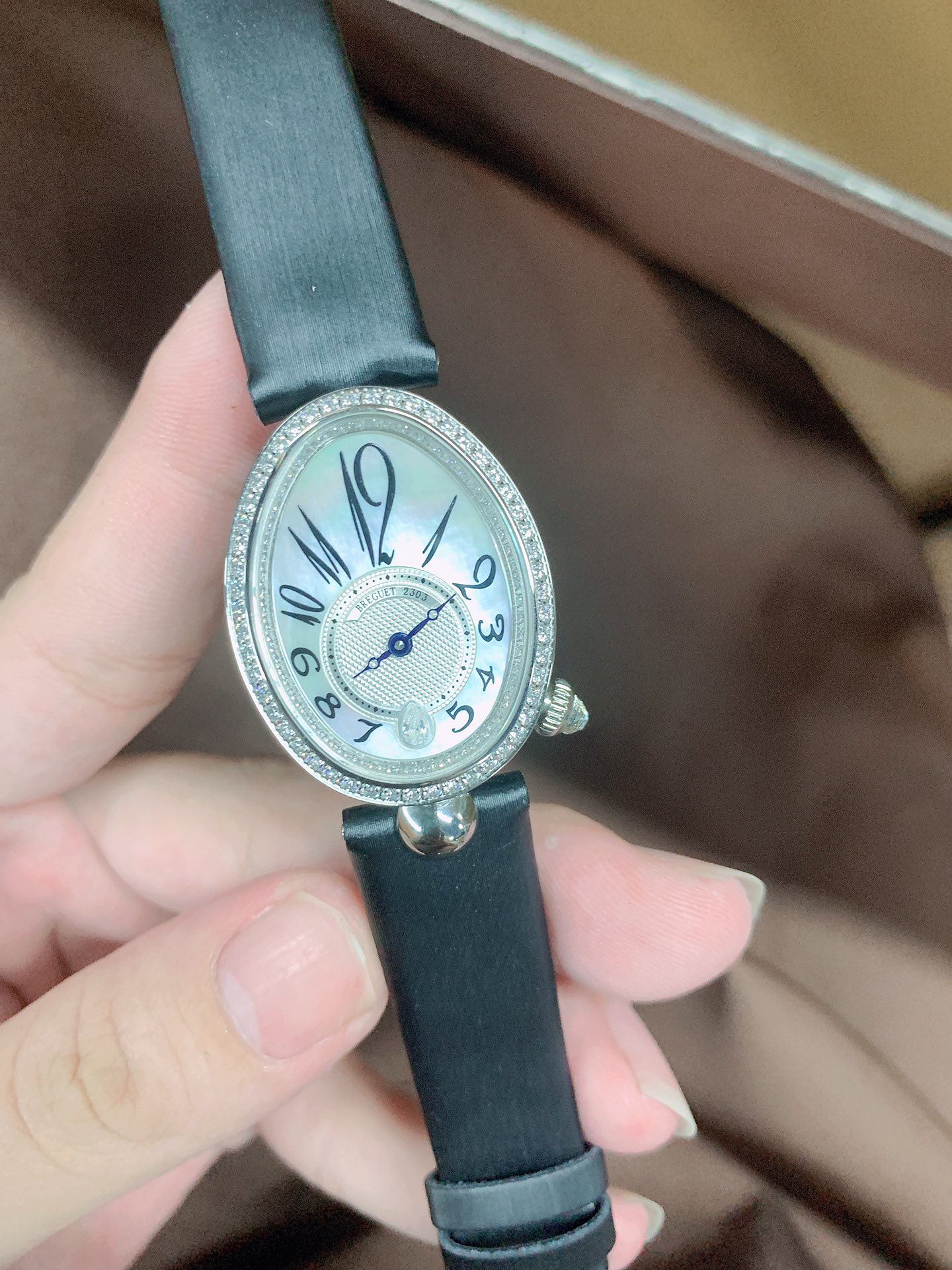 ??380 ?? Bregue-Bregute reimagining the Queen of Naples Swiss quartz with juffin calfskin ?? has become a work of art after being reinterpreted by Bregue-Bregute. The noble design of the watch and the watchmaking craftsmanship that Breguet takes pride in 