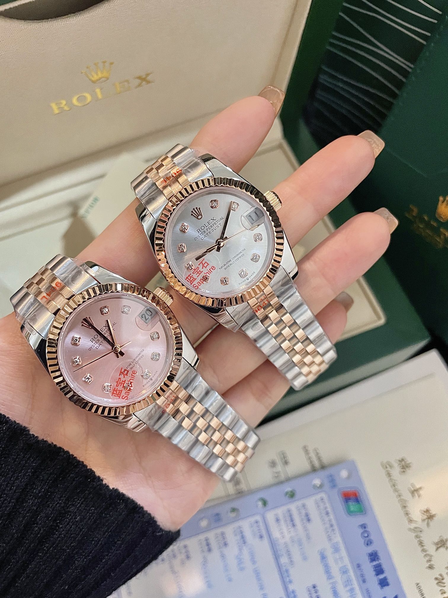 ???? ROLEX -ROLEX
Style: Datejust women's watch
Movement: Imported Citizen original assembly
Mirror: Sapphire glass mirror
Case: 316L stainless steel case
Strap: Solid core 5-bead stainless steel strap
Size: 31mm 12mm
Pictures are welcome...