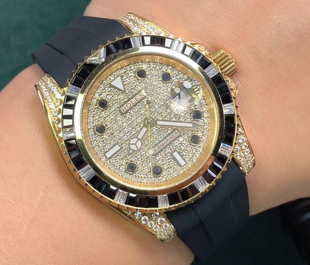 ?? Rolex top plaything Poison, if you don 't like the same street watch Submariner, he will definitely be your kindred spirit. Based on Rolex 's most classic Submariner series Submariner, the bezel has been re-modified and then inlaid with top-quality nat