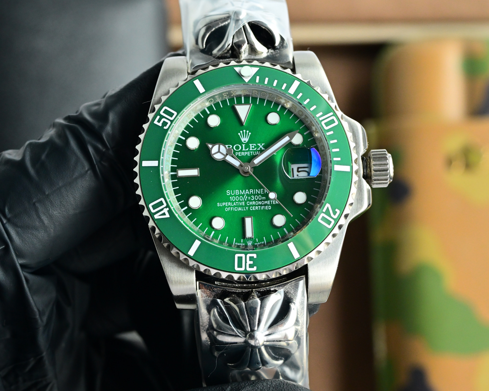 ?? Rolex top plaything Poison, if you don 't like the same street watch Submariner, he' s definitely your kindred spirit. Based on Rolex 's most classic Submariner series Submariner, the bezel has been re-modified and then inlaid with top-quality natural 