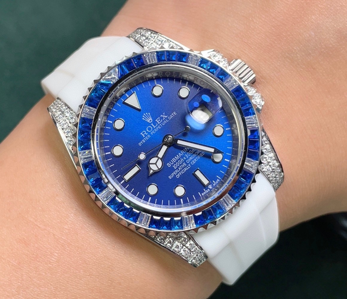 ?? Rolex top plaything Poison, if you don 't like the same street watch Submariner, he' s definitely your kindred spirit. Based on Rolex 's most classic Submariner series Submariner, the bezel has been re-modified and then inlaid with top-quality natural 