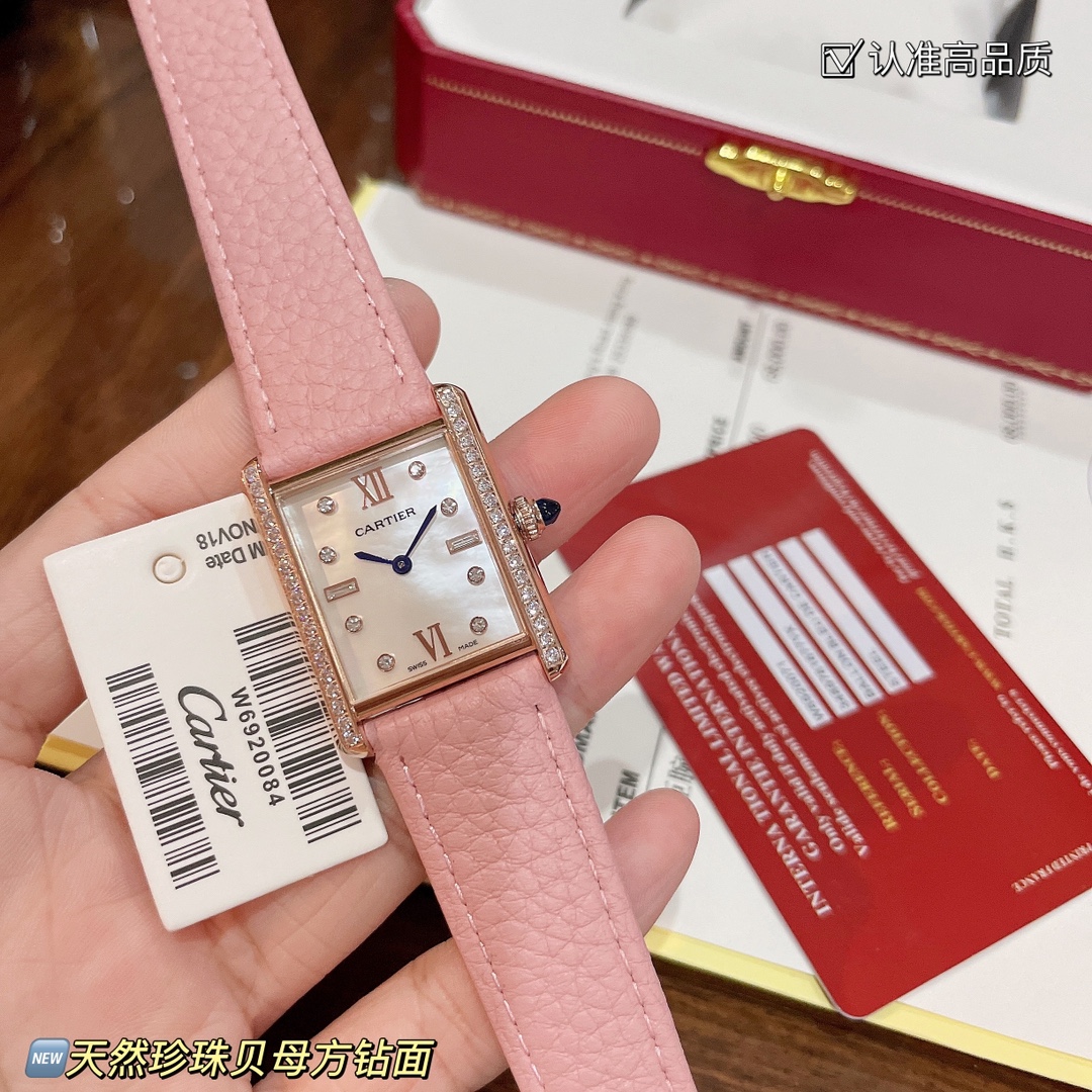 380?? Real shot ??New Cartier Tank Solo square watch New design beats Tradition to a New height of beauty ?? For those who like square watches ?? this Cartier tank is a great value for money Swiss quartz movement ? Versatile size 25.5x33.7mm Made of high-