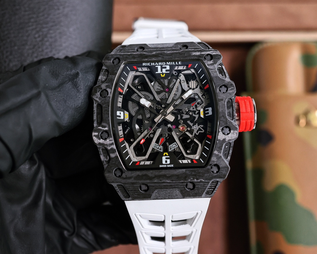 ?? Richard Mille RM035-03 Carbon Fiber collection This reissue case and caseback are made of high-density imported NTP@carbon fiber material Carbon fiber case and caseback and both sides of the titanium inner case are processed by synchronous CNC! To make