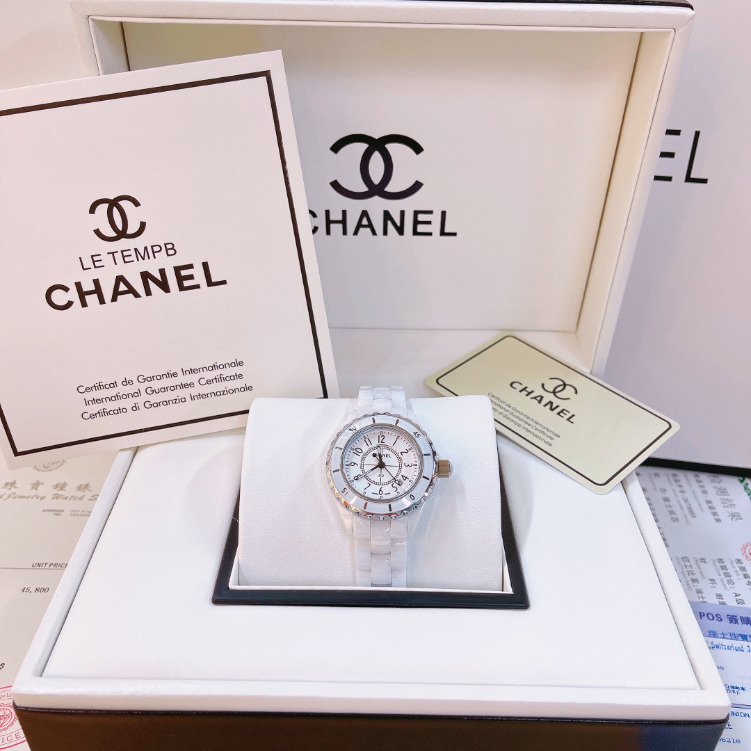 Two pieces Chanel Xiaoxiang 12 ceramic collection... A lot of STAR SAME ??? Pure ceramic, quartz movement diameter: 33mm classic and versatile ?? in stock