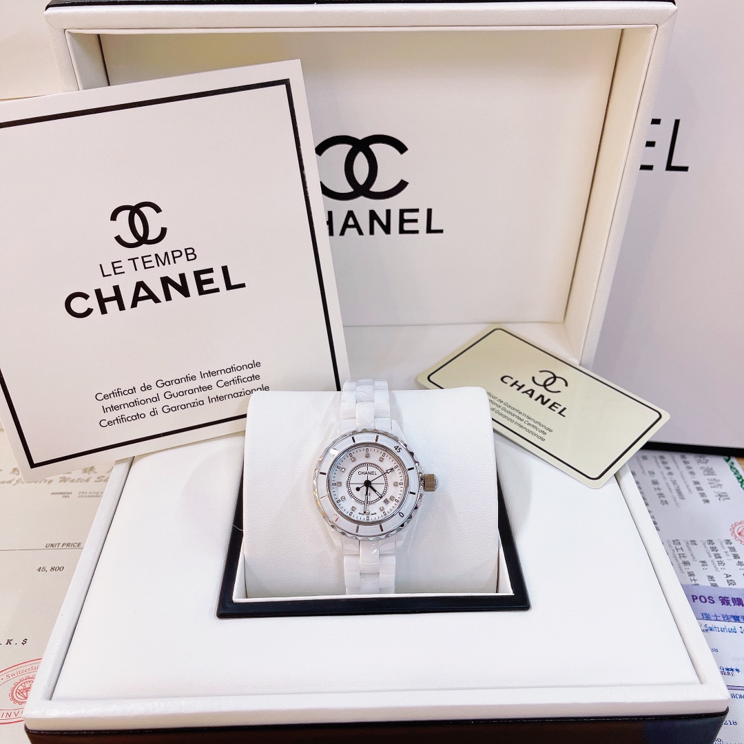Two pieces Chanel Xiaoxiang 12 ceramic collection... A lot of STAR SAME ??? Pure ceramic, quartz movement diameter: 33mm classic and versatile ?? in stock